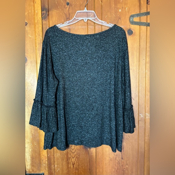 Black marbled bell sleeve stretchy top - Picture 4 of 5